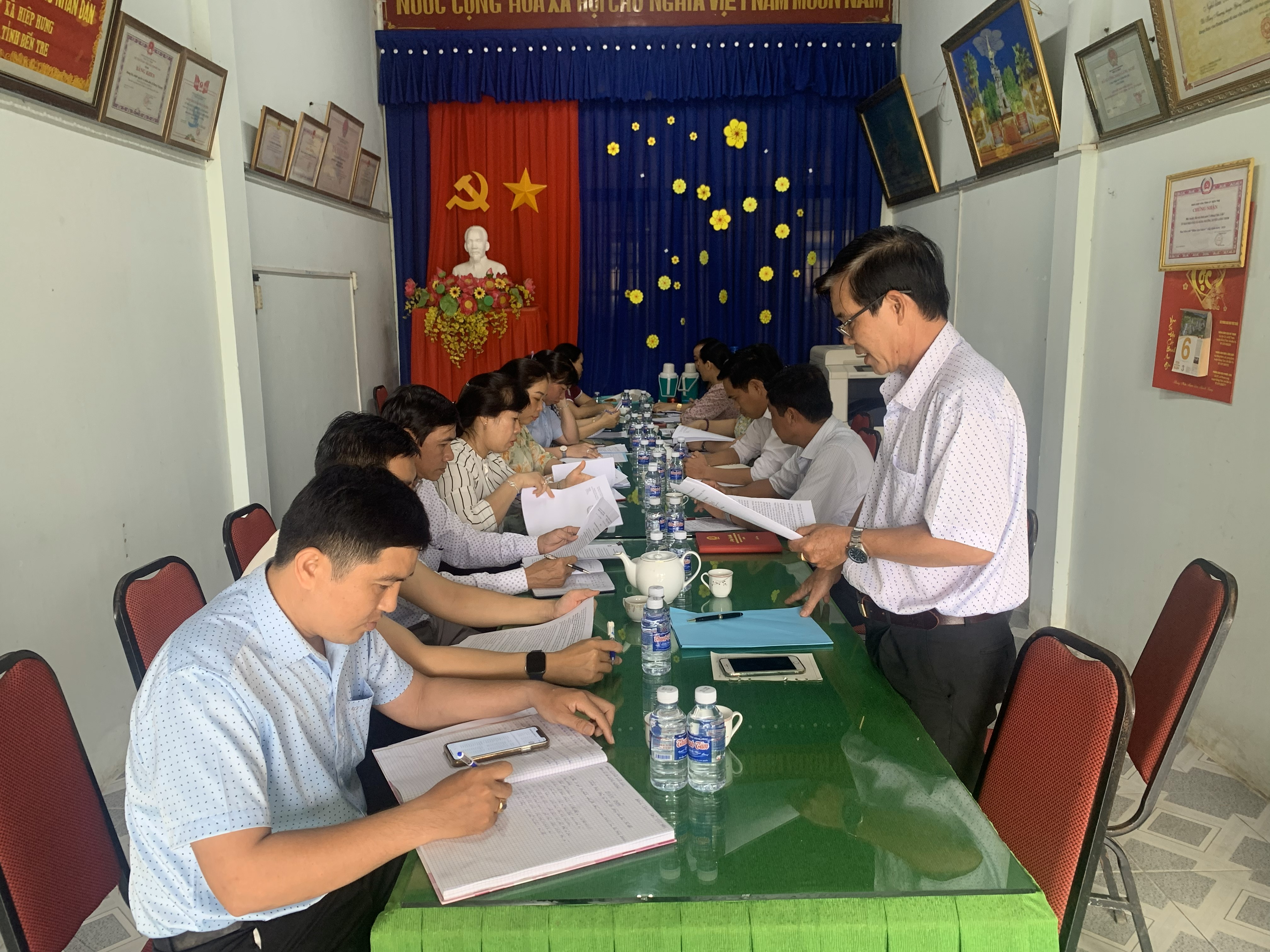 Thường trực Đảng ủy xã Hưng Nhượng làm việc với Phòng Văn hoá - Xã hội 